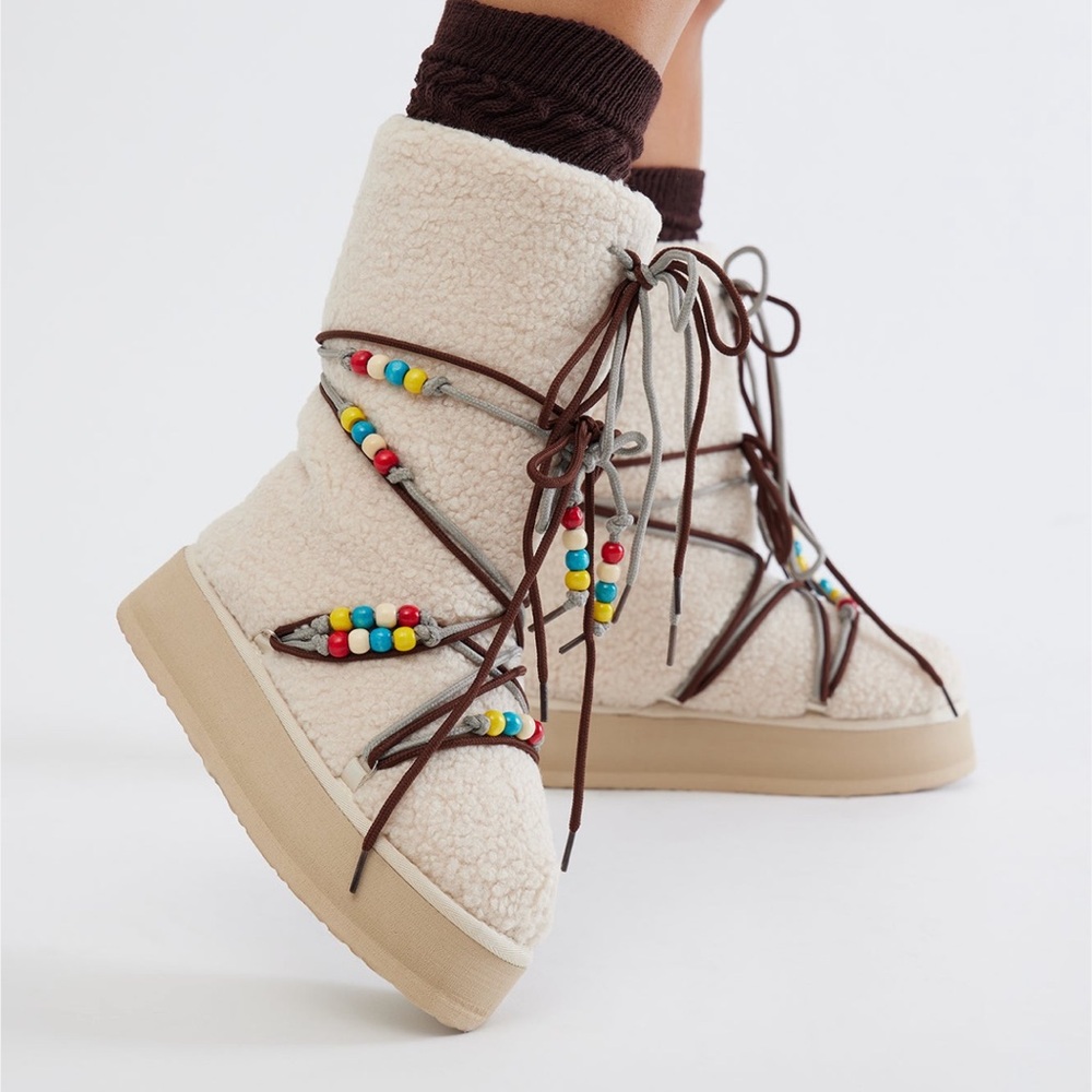 Fashion Nova Summit Sherpa Boot New With Box Size 7